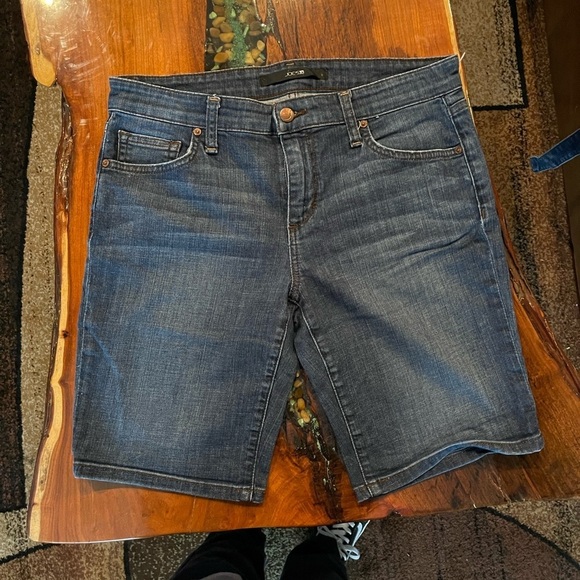 Joes Canna Bermuda denim shorts. Dark wash with slight whiskering size 27. - Picture 3 of 8